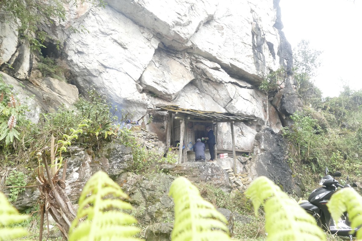 Lễ cúng cầu may đầu năm mới được thực hiện tại thôn Sả Xéng, xã Tả Phìn, thị xã Sa Pa.