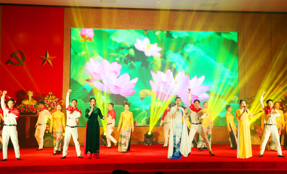 Trường Chính trị tỉnh Lào Cai đón nhận Bằng đạt chuẩn mức 1 đầu tiên trong cả nước ảnh 8