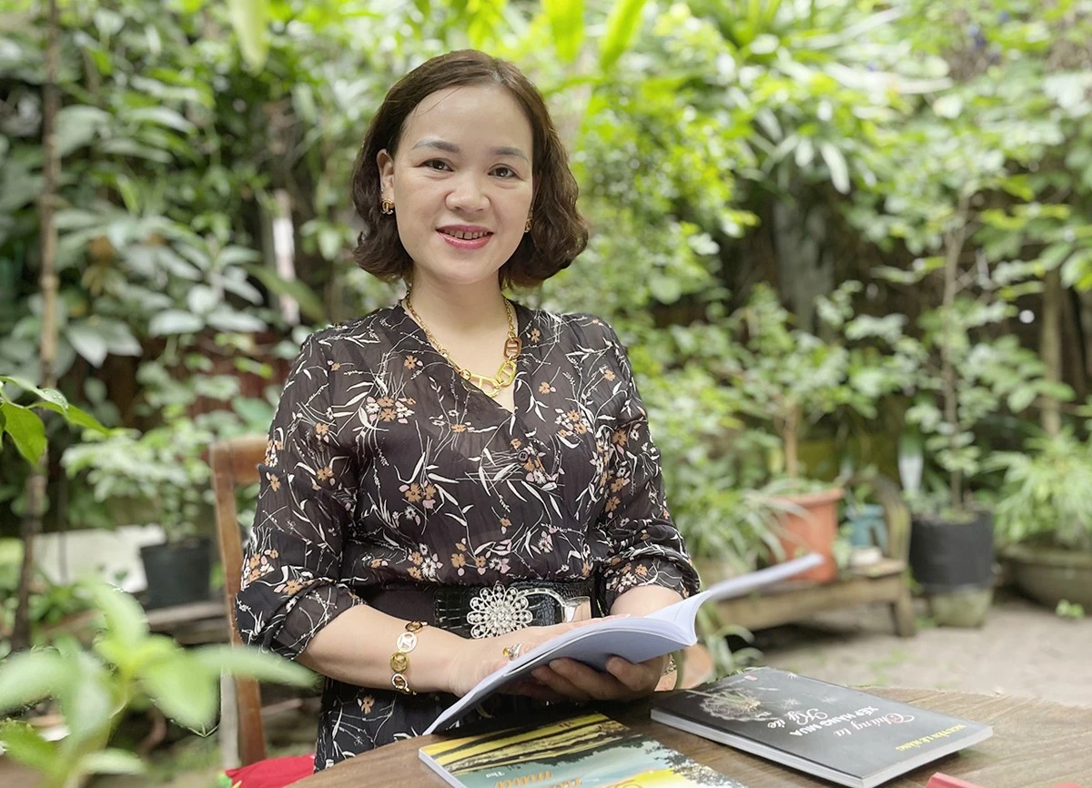 Về miền thơ của Nguyễn Lê Hằng ảnh 1