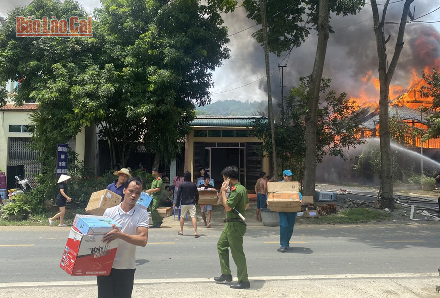 Cháy nhà sàn 2 tầng tại xã Cốc San ảnh 3