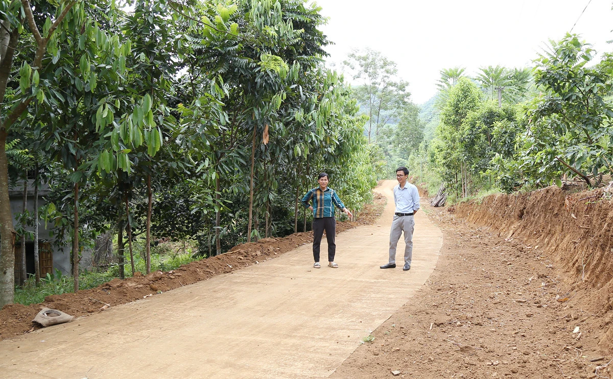 Nhiều tuyến đường giao thông nông thôn được mở rộng.