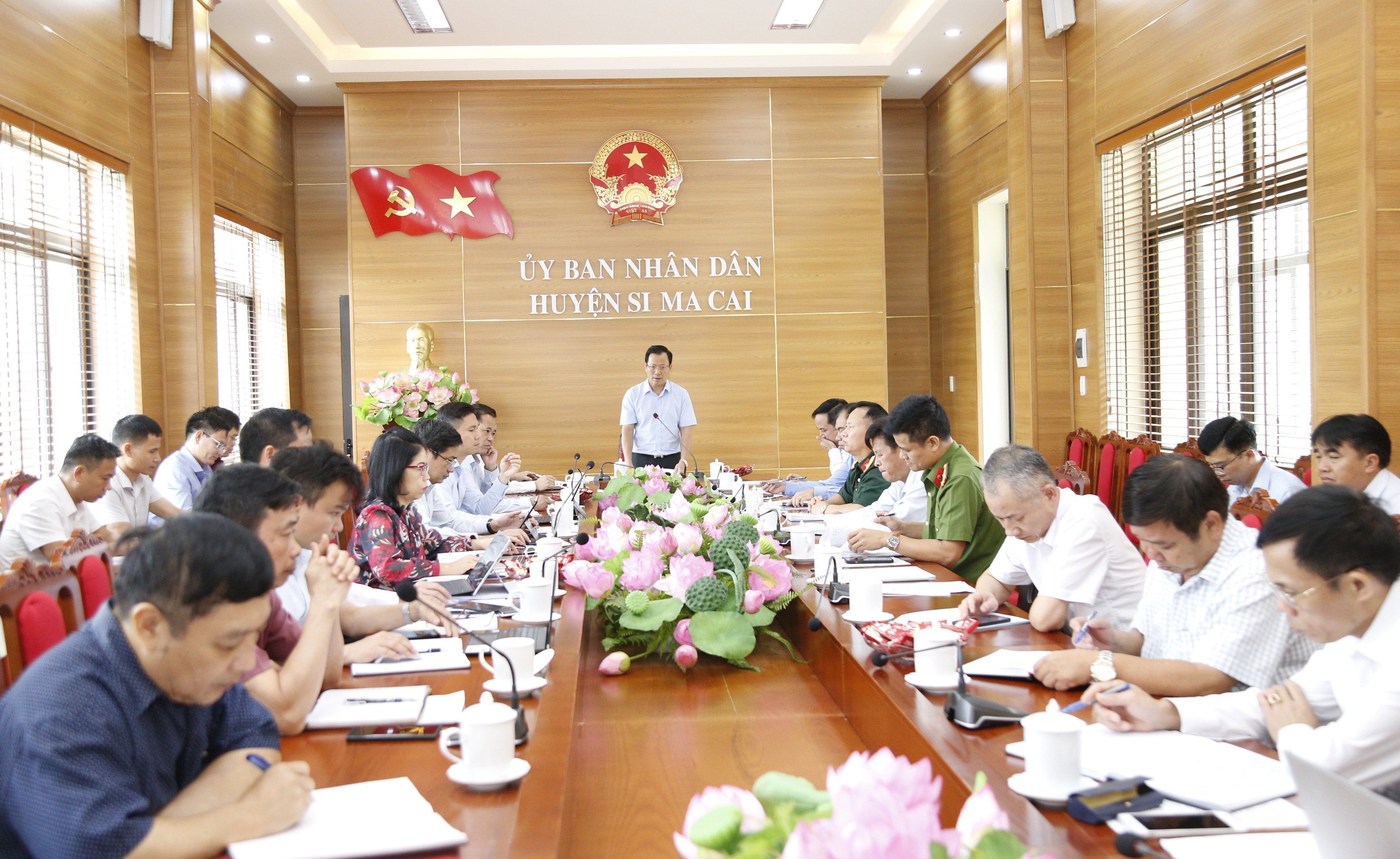 Phó Chủ tịch Thường trực UBND tỉnh Hoàng Quốc Khánh làm việc tại huyện Si Ma Cai ảnh 1