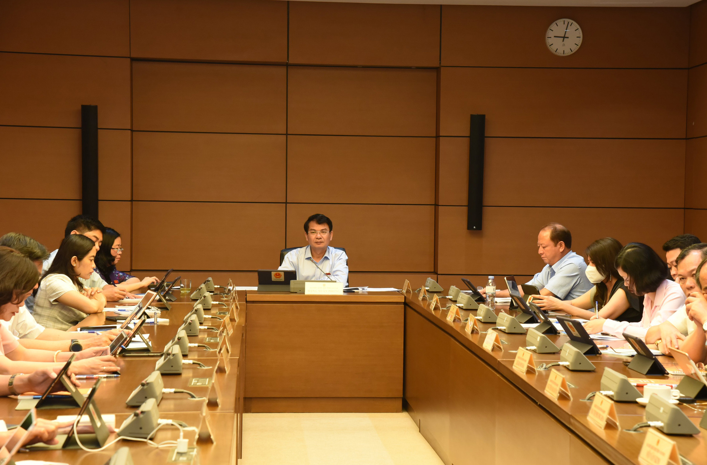 Đoàn Đại biểu Quốc hội tỉnh có nhiều đóng góp tích cực tại Kỳ họp thứ Ba, Quốc hội Khóa XV ảnh 2