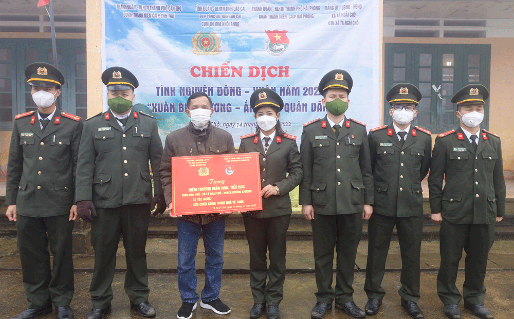 Đoàn Thanh niên Công an tỉnh: Sôi nổi hoạt động “Xuân biên cương - Ấm tình quân dân” ảnh 3