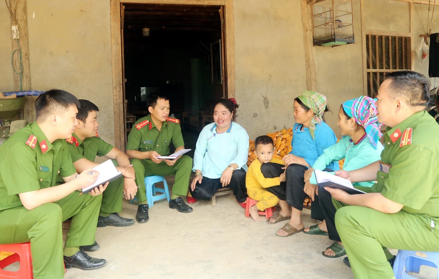 Đại úy Giàng Seo Chỉnh làm theo lời Bác ảnh 1