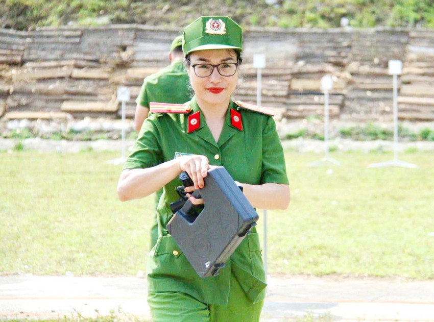 Thiếu tá Dương Lan Quỳnh Phương.