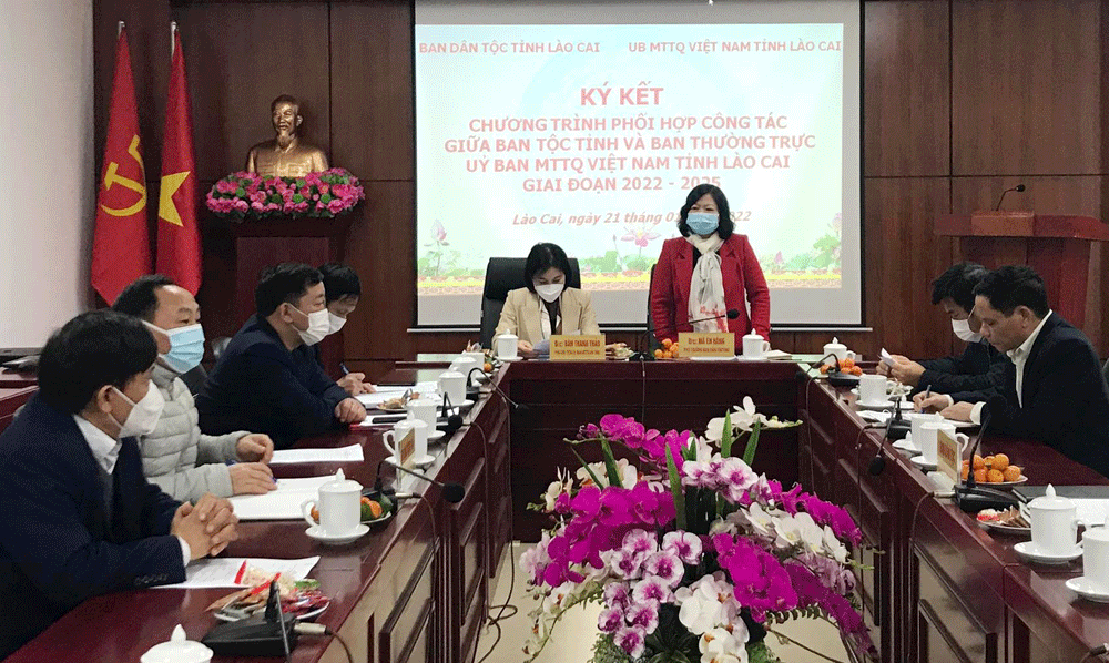 Ban Dân tộc ký kết chương trình hợp tác với Ủy ban MTTQ Việt Nam, Hội Nông dân tỉnh ảnh 3