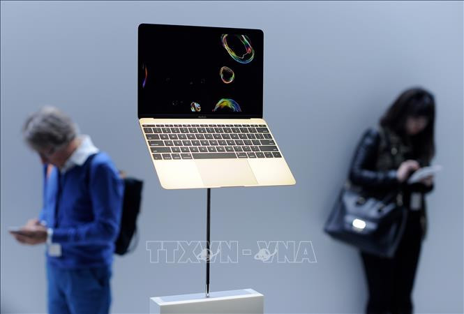 Máy tính MacBook của Apple được trưng bày tại San Francisco, California, Mỹ.