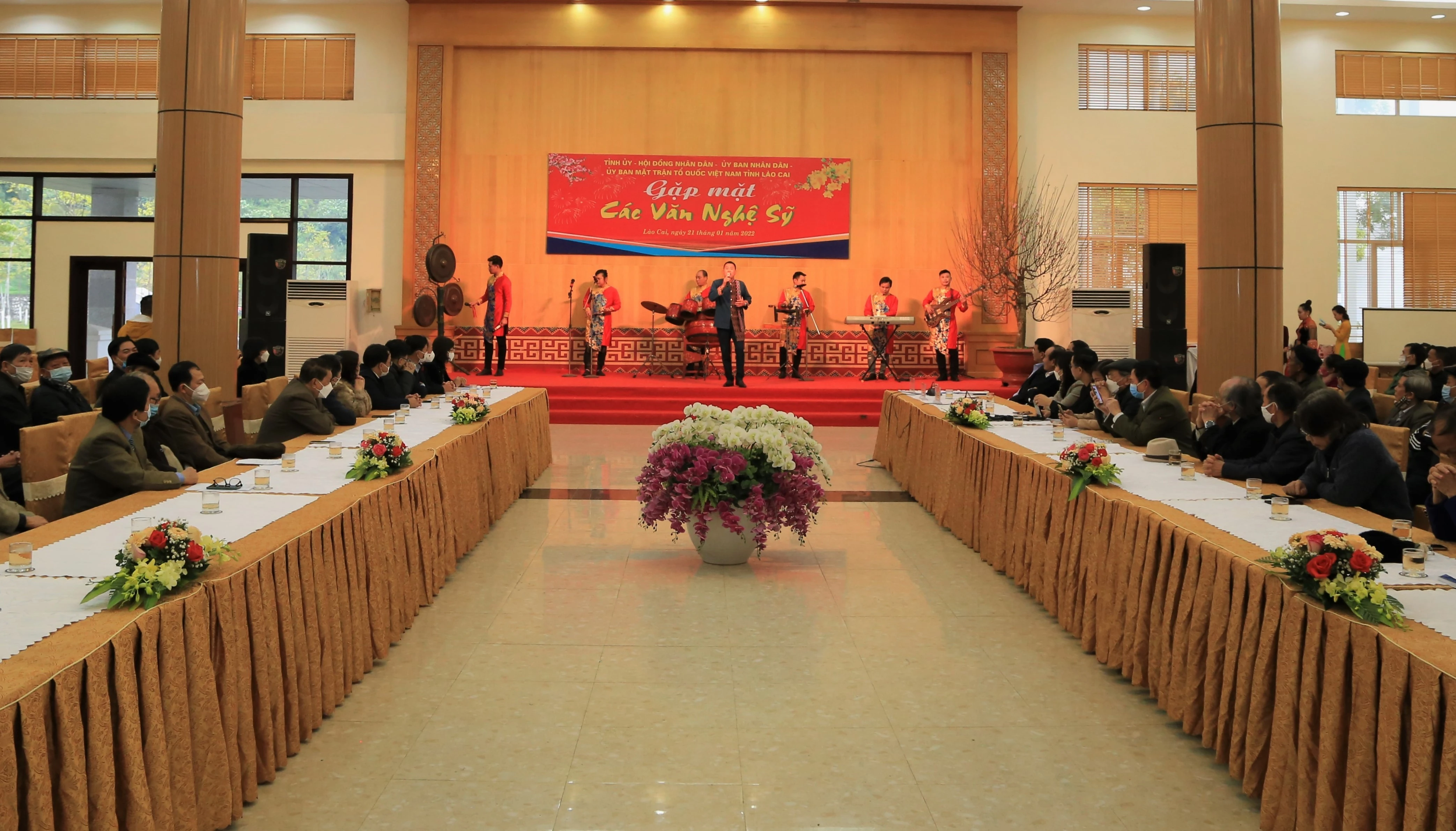 Gặp mặt cơ quan báo chí, phóng viên, văn nghệ sỹ nhân dịp Xuân Nhâm Dần ảnh 5 Gặp mặt cơ quan báo chí, phóng viên, văn nghệ sỹ nhân dịp Xuân Nhâm Dần ảnh 5