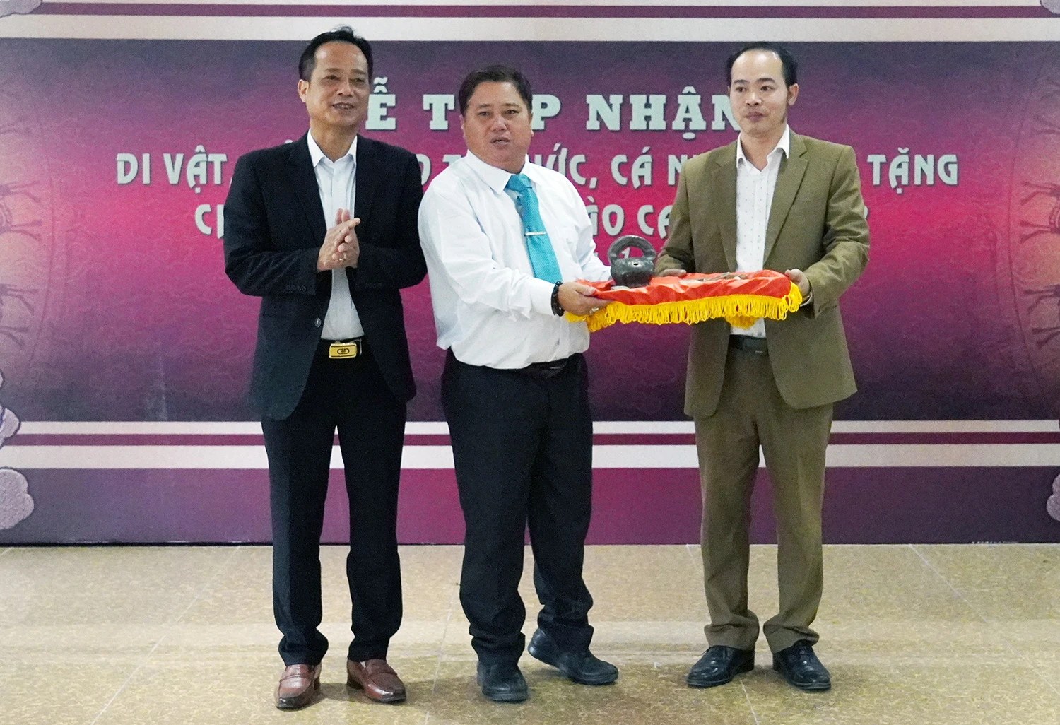 Bảo tàng tỉnh được trao tặng hơn 600 di vật, cổ vật ảnh 3 Bảo tàng tỉnh được trao tặng hơn 600 di vật, cổ vật ảnh 3