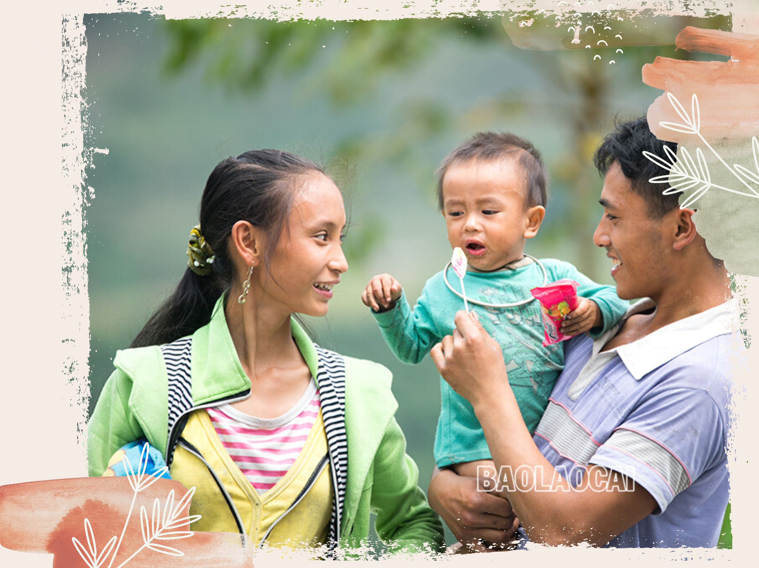 Khoảnh khắc hạnh phúc của hai vợ chồng trẻ người Mông vùng cao Si Ma Cai. Gia đình người Mông Bát Xát trên đường xuống chợ. Khoảnh khắc hạnh phúc của đôi vợ chồng trẻ người Mông Sa Pa. Hạnh phúc bình dị của vợ chồng người Mông Bắc Hà Hạnh phúc bình dị của người Hà Nhì ở xã Ý TÝ , xã Nậm Pung, huyện Bát Xát Hình ảnh đẹp của vợ chồng người Mông xã A Lù (Bát Xát). Ngày mới hạnh phúc của gia đình người Giáy tại Sa Pa.