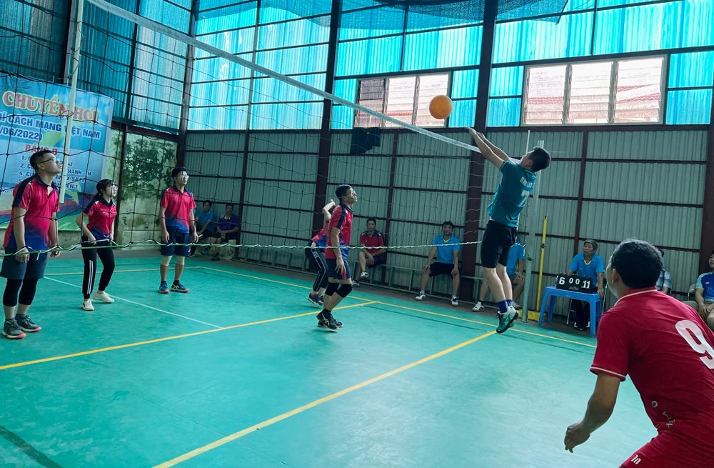 Câu lạc bộ Báo Lào Cai đoạt giải Nhất giao lưu bóng chuyền hơi chào mừng 97 năm Ngày Báo chí cách mạng Việt Nam ảnh 2