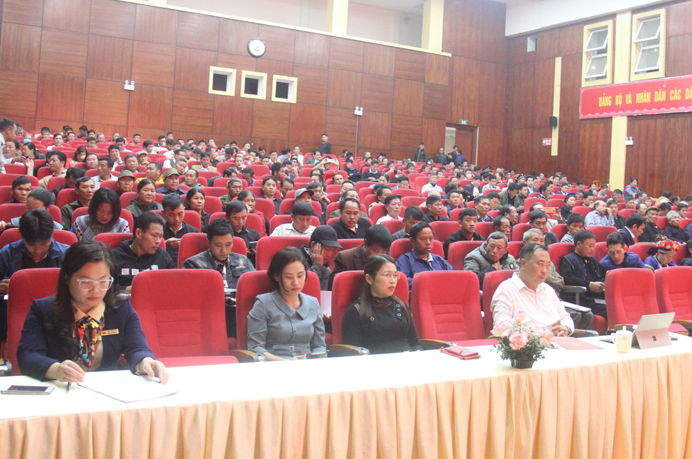 Bắc Hà gặp mặt bí thư chi bộ, trưởng thôn, tổ trưởng tổ dân phố, người có uy tín trên địa bàn ảnh 2