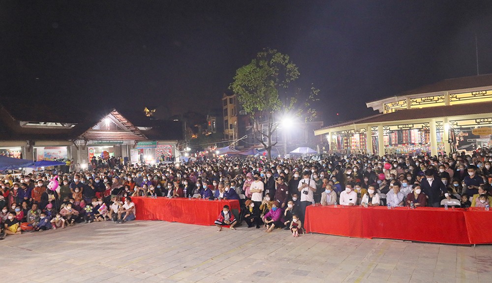 Khai trương, khôi phục hoạt động chợ đêm Bắc Hà ảnh 1 Khai trương, khôi phục hoạt động chợ đêm Bắc Hà ảnh 1