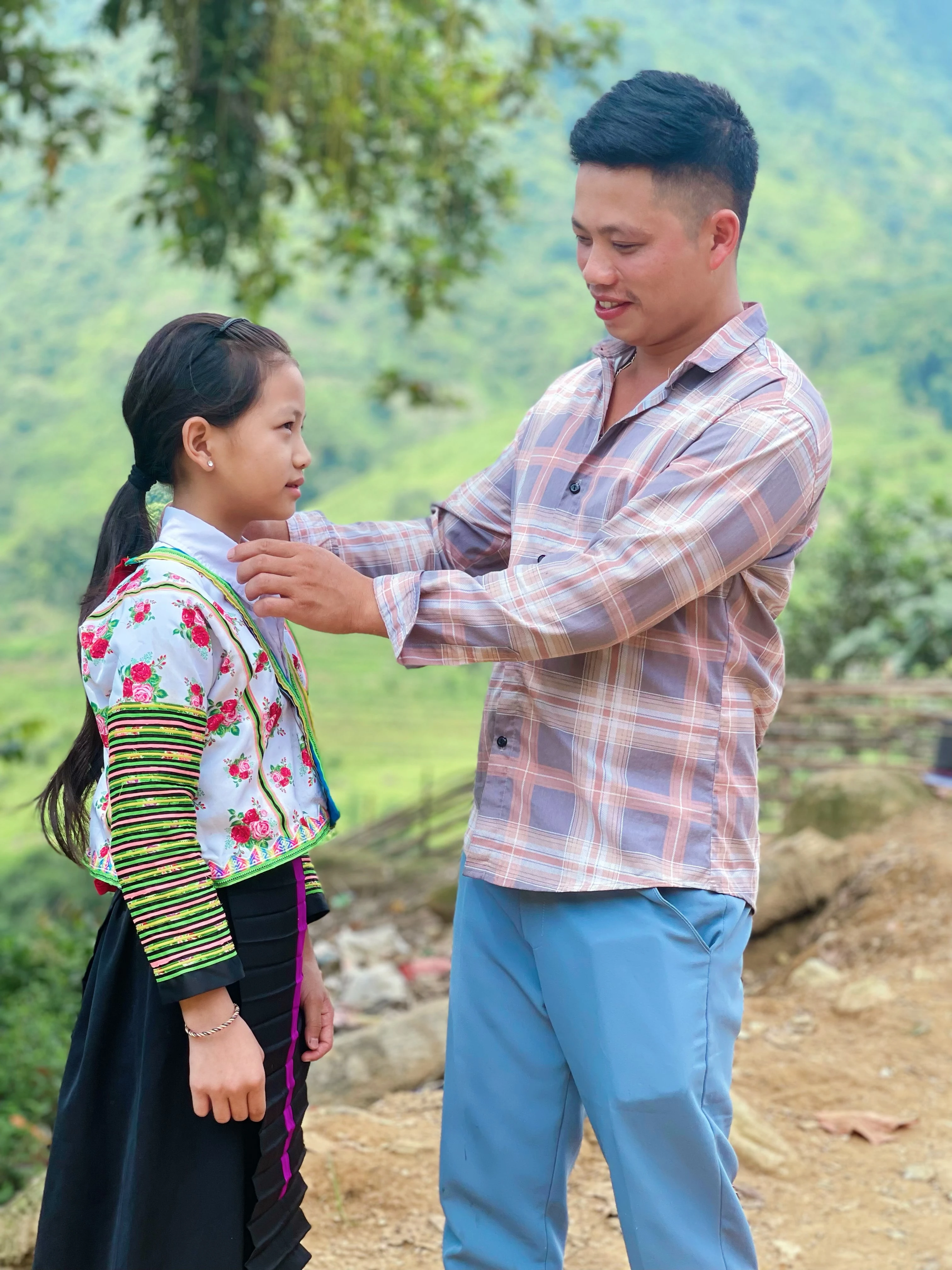 tu bo vi tri sep de ve que nuoi ca dac san tren vung cao na hau hinh anh 3