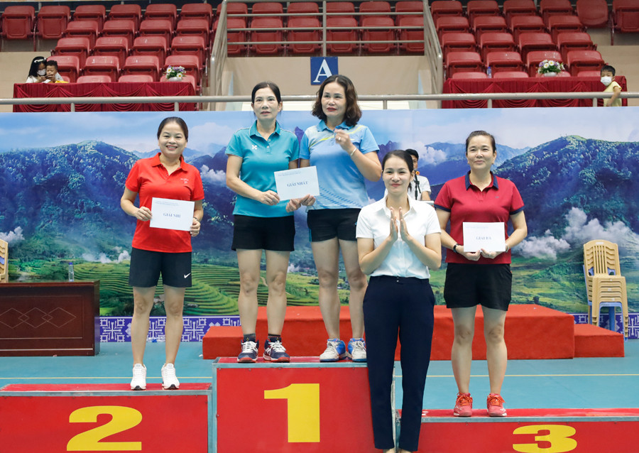 Kết thúc Giải Cầu lông – bóng bàn tỉnh Lào Cai năm 2022 ảnh 10