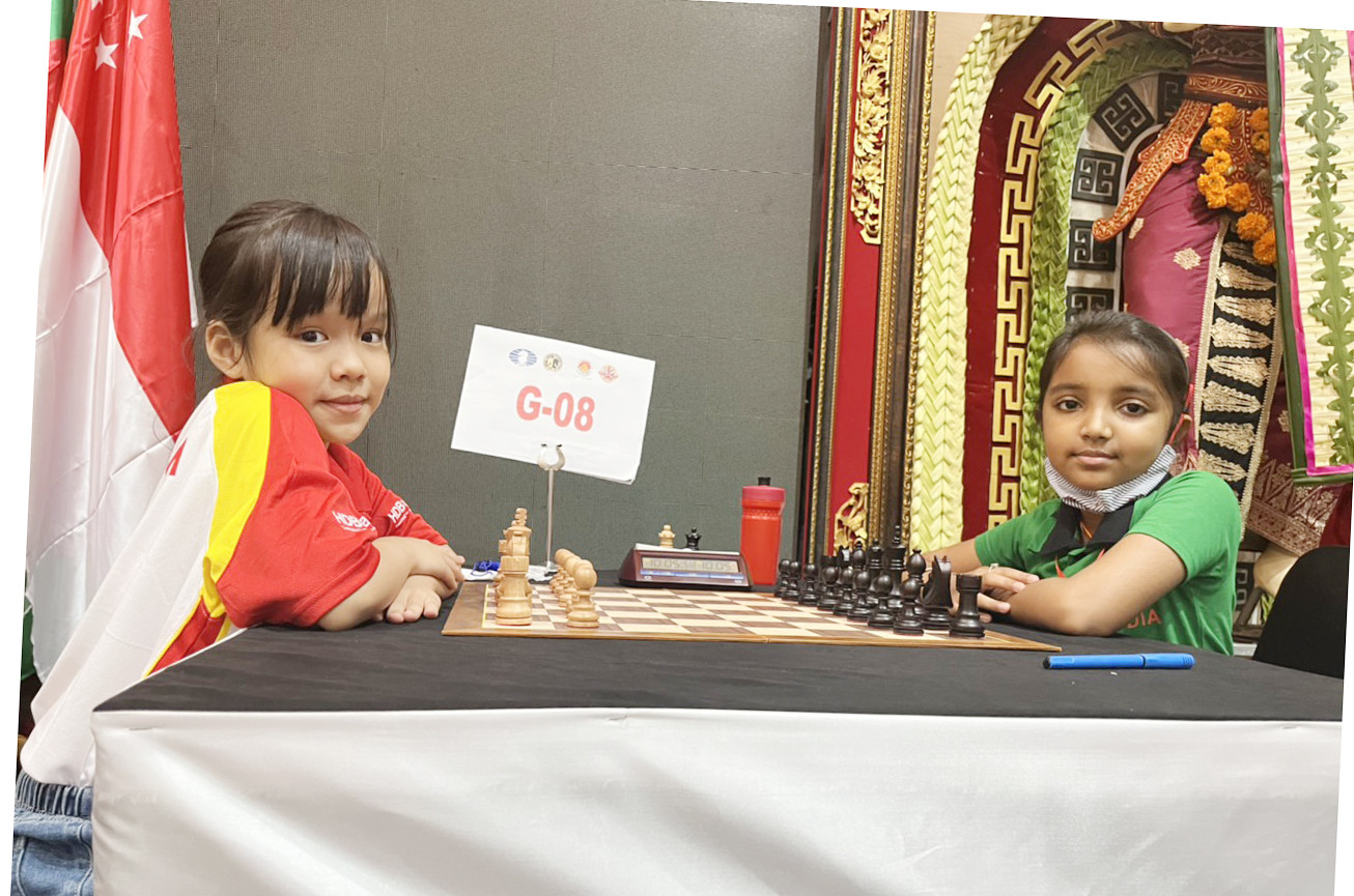 Vận động viên Phạm Như Ý (bên trái) tham gia Giải Cờ vua trẻ châu Á. Vận động viên Phạm Như Ý (bên trái) tham gia Giải Cờ vua trẻ châu Á.