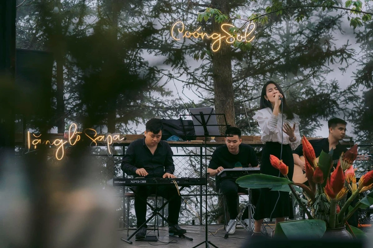 Những đêm nhạc trên mây tại Coóng Sol.