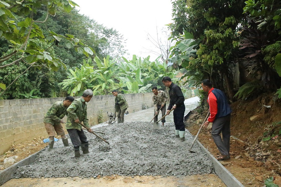 Dân vận khéo ở Bản Cầm ảnh 1