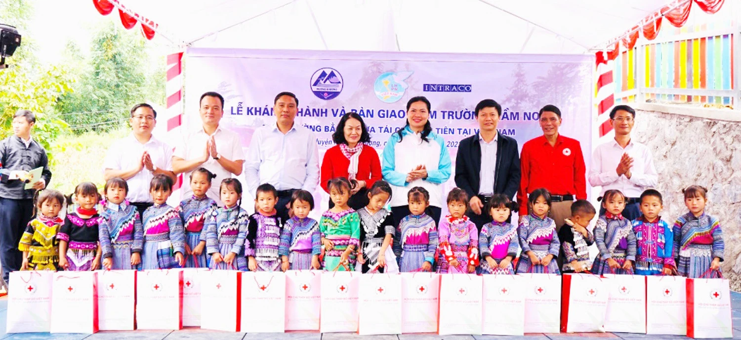 Đồng chí Hà Thị Nga, Chủ tịch Hội LHPN Việt Nam dự lễ khánh thành điểm Trường Mầm non Ngải Phóng Chồ ảnh 4 Đồng chí Hà Thị Nga, Chủ tịch Hội LHPN Việt Nam dự lễ khánh thành điểm Trường Mầm non Ngải Phóng Chồ ảnh 4