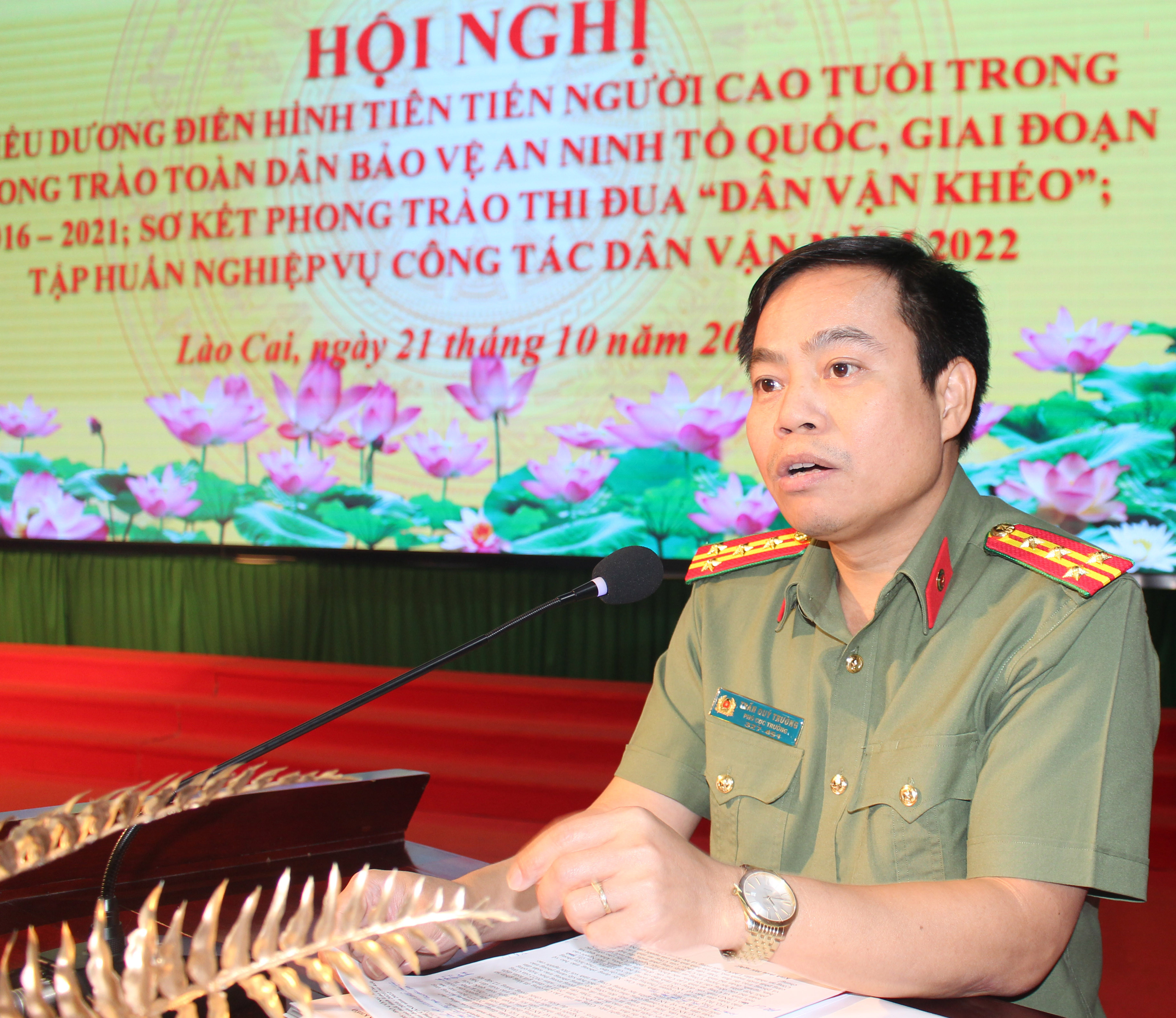 Đại tá Trần Quý Trường, Phó Cục trưởng Cục Xây dựng phong trào bảo vệ an ninh Tổ quốc, Bộ Công an phát biểu tại hội nghị.