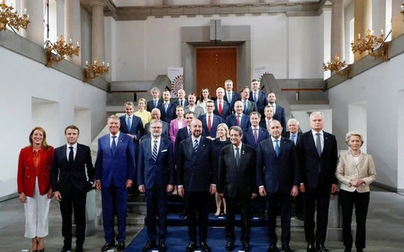 Cộng đồng chính trị châu Âu tiến hành hội nghị thượng đỉnh lần đầu tiên ảnh 1