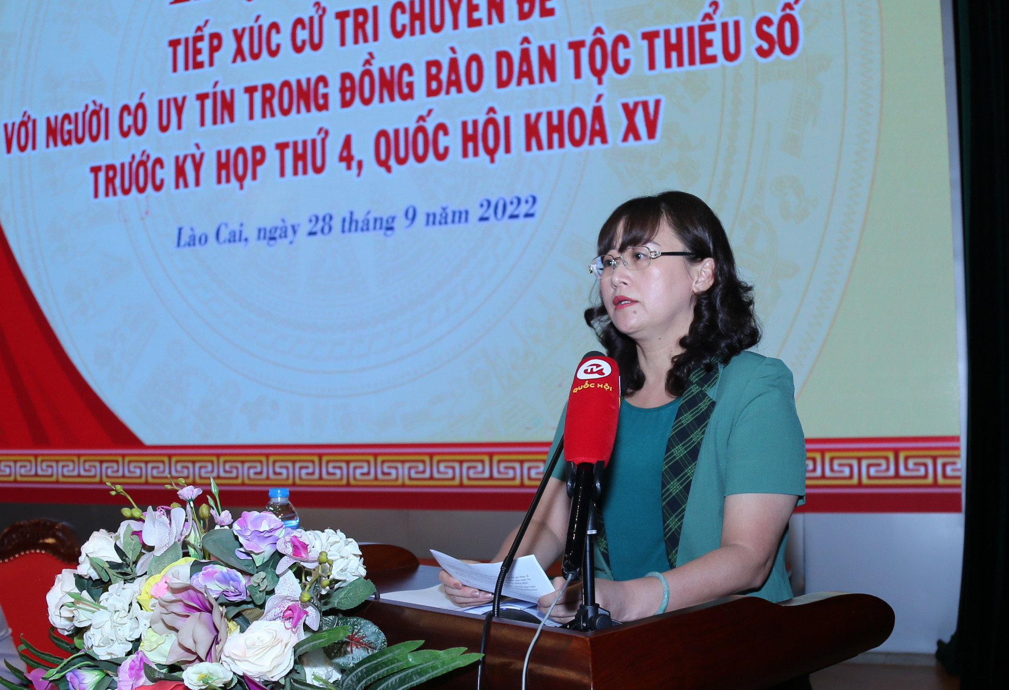 Đoàn đại biểu Quốc hội tỉnh tiếp xúc với người có uy tín trong đồng bào dân tộc thiểu số ảnh 8