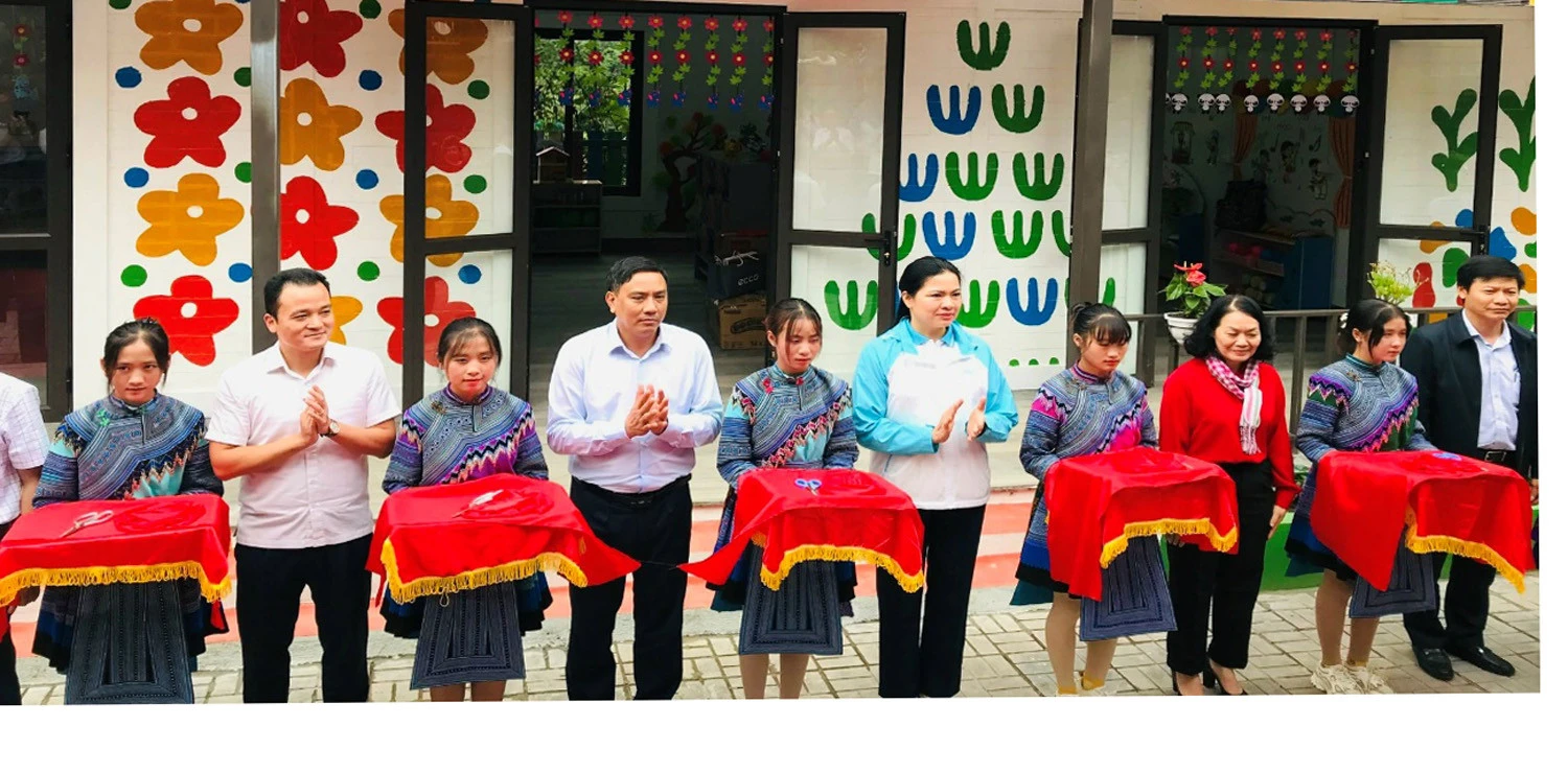 Đồng chí Hà Thị Nga, Chủ tịch Hội LHPN Việt Nam dự lễ khánh thành điểm Trường Mầm non Ngải Phóng Chồ ảnh 2 Đồng chí Hà Thị Nga, Chủ tịch Hội LHPN Việt Nam dự lễ khánh thành điểm Trường Mầm non Ngải Phóng Chồ ảnh 2