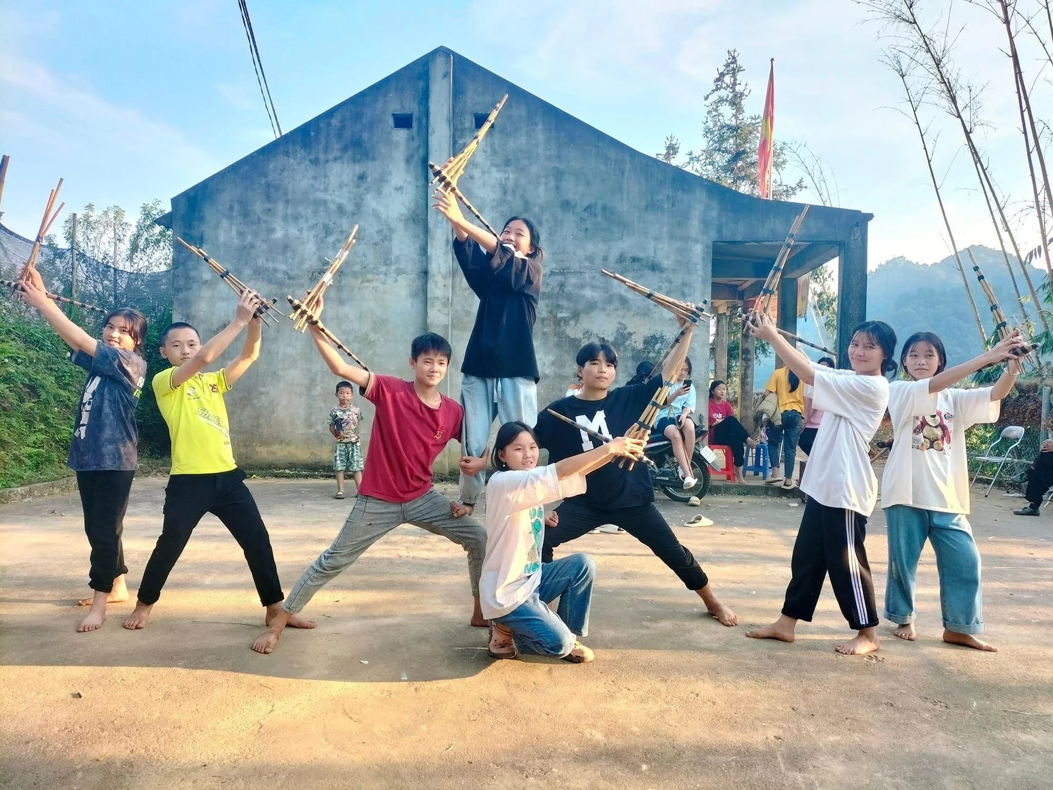 Tuổi trẻ Bắc Hà gìn giữ bản sắc văn hóa dân tộc ảnh 2