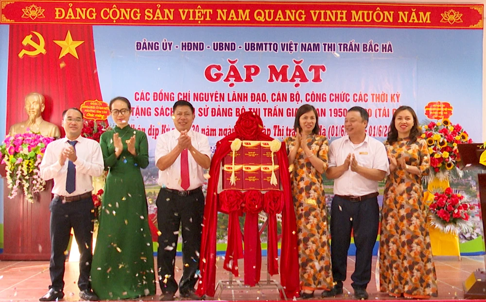 Ra mắt cuốn Lịch sử Đảng bộ thị trấn Bắc Hà (tái bản) giai đoạn 1950 - 2020. Khởi công công trình cải tạo, nâng cấp hệ thống điện chiếu sáng đô thị.