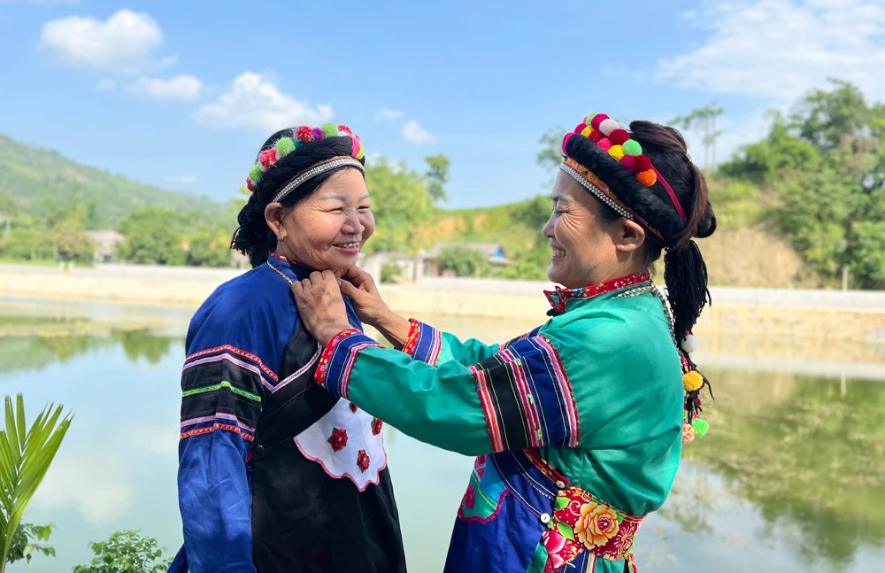 Đậm đà bản sắc văn hóa dân tộc qua hội thi dân vũ ảnh 2