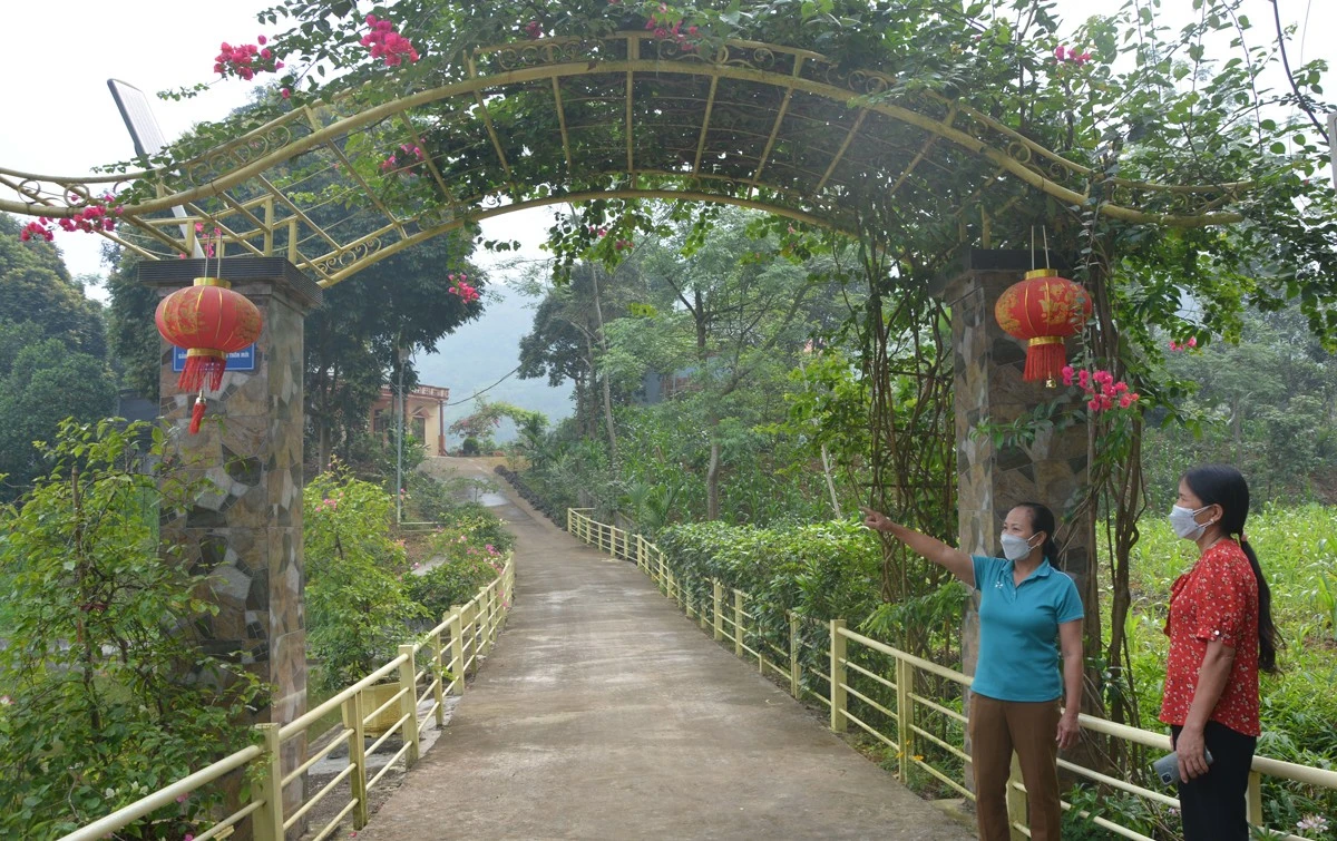 Mô hình “Nhà sạch, vườn đẹp, ngõ văn minh” giúp phát huy tinh thần tự giác, trách nhiệm của các gia đình.