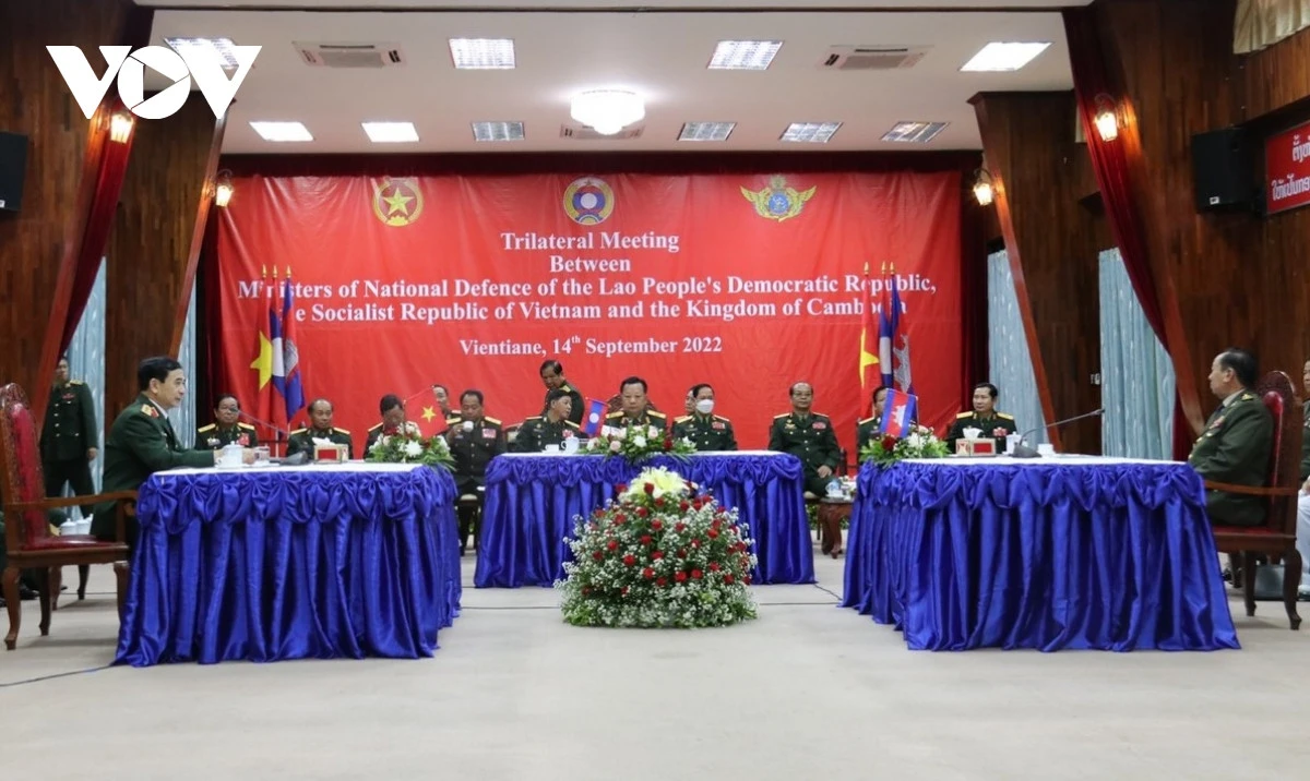 Lào, Việt Nam và Campuchia thúc đẩy hợp tác quốc phòng ảnh 1