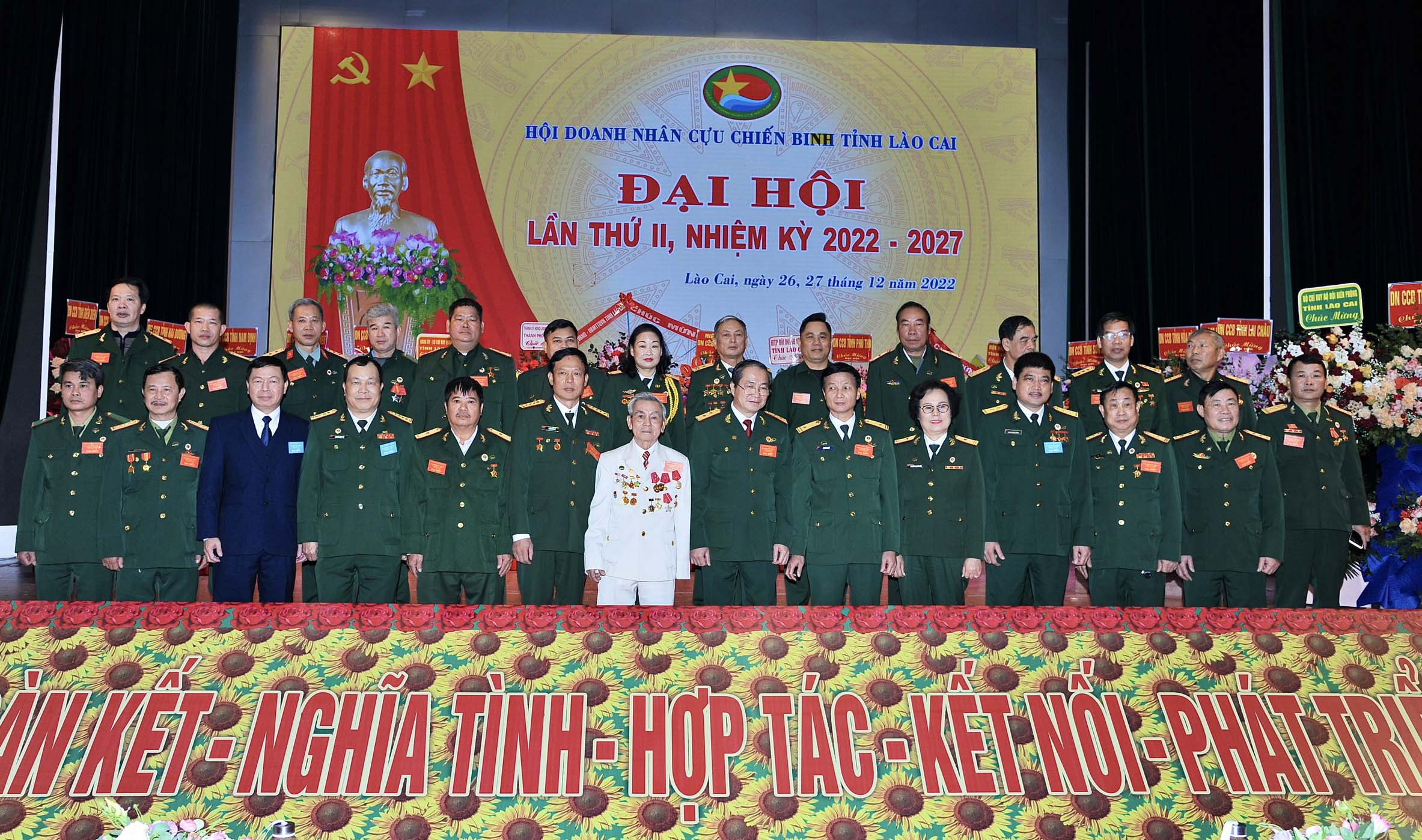 Ban Chấp hành Hội Doanh nhân Cựu chiến binh tỉnh Lào Cai khóa II ra mắt Đại hội.