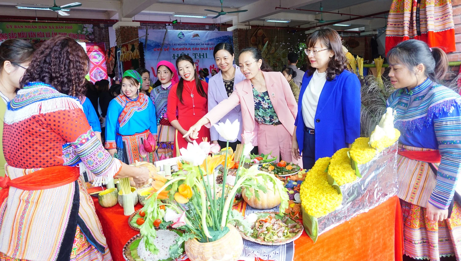 Đặc sắc không gian văn hoá ẩm thực Bắc Hà ảnh 1