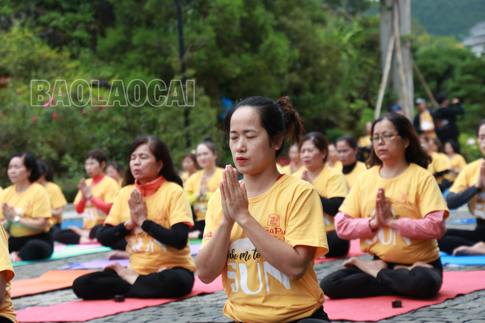 Đồng diễn Yoga "Chào mặt trời - Chào đỉnh Fansipan” ảnh 7