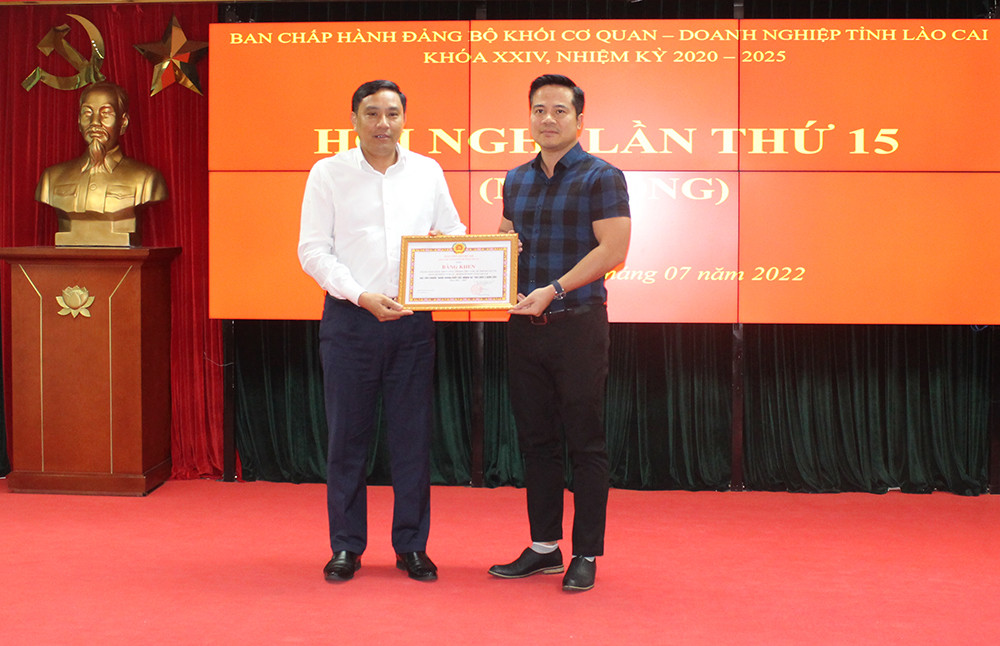 Xây dựng đội ngũ cán bộ, đảng viên Đảng bộ Khối Cơ quan - Doanh nghiệp tỉnh có tầm nhìn chiến lược ảnh 4