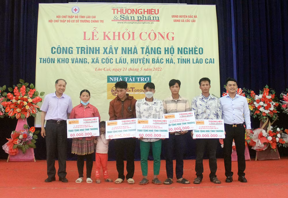 Khởi công xây dựng 5 nhà cho hộ nghèo xã Cốc Lầu ảnh 3 Khởi công xây dựng 5 nhà cho hộ nghèo xã Cốc Lầu ảnh 3