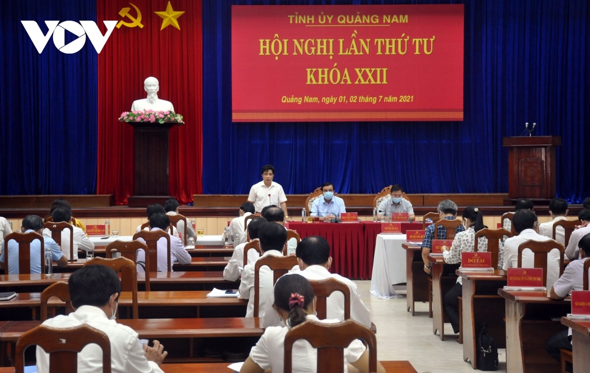 Tỉnh Quảng Nam ban hành bộ quy tắc ứng хử, trong đó có nội dung yêu cầu cán bộ, công chức chủ động xin thôi giữ chức vụ khi nhận thấy bản thân còn hạn chế về năng lực và uy tín thấp. Tỉnh Quảng Nam ban hành bộ quy tắc ứng хử, trong đó có nội dung yêu cầu cán bộ, công chức chủ động xin thôi giữ chức vụ khi nhận thấy bản thân còn hạn chế về năng lực và uy tín thấp.