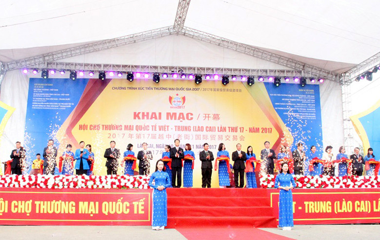 Hội chợ quốc tế được tỉnh Lào Cai và tỉnh Vân Nam tổ chức thường niên, qua đó thúc đẩy tăng trưởng kim ngạch thương mại 2 chiều.