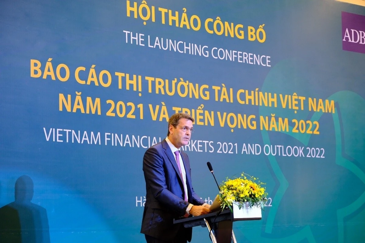 Hội thảo công bố báo cáo “Thị trường tài chính Việt Nam 2021 và triển vọng 2022”.