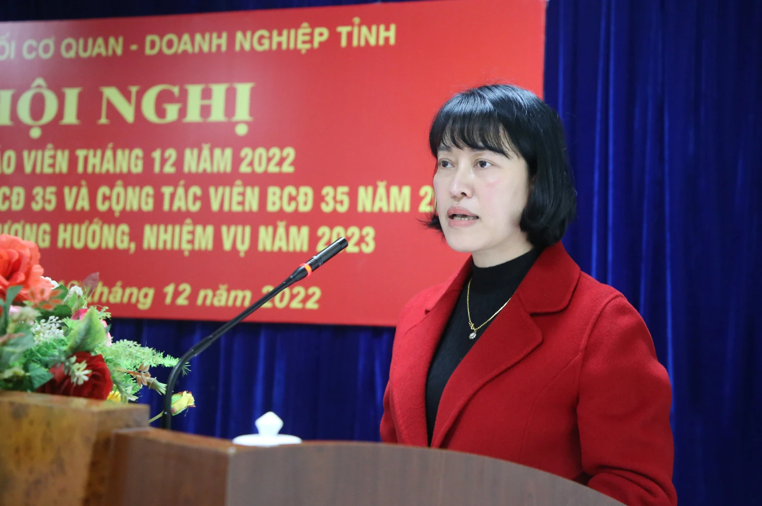 Thường trực Đảng ủy Khối Cơ quan – Doanh nghiệp tỉnh phát biểu tại hội nghị.