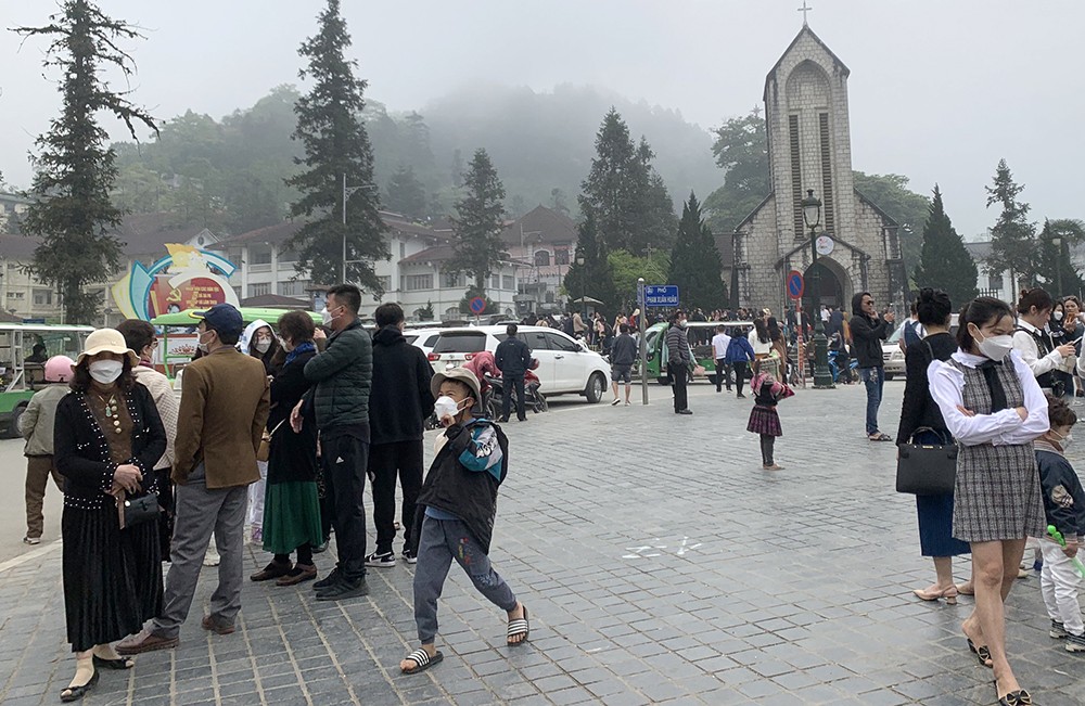 Trên 78 nghìn lượt khách đến Lào Cai trong kỳ nghỉ lễ Giỗ Tổ Hùng Vương ảnh 1