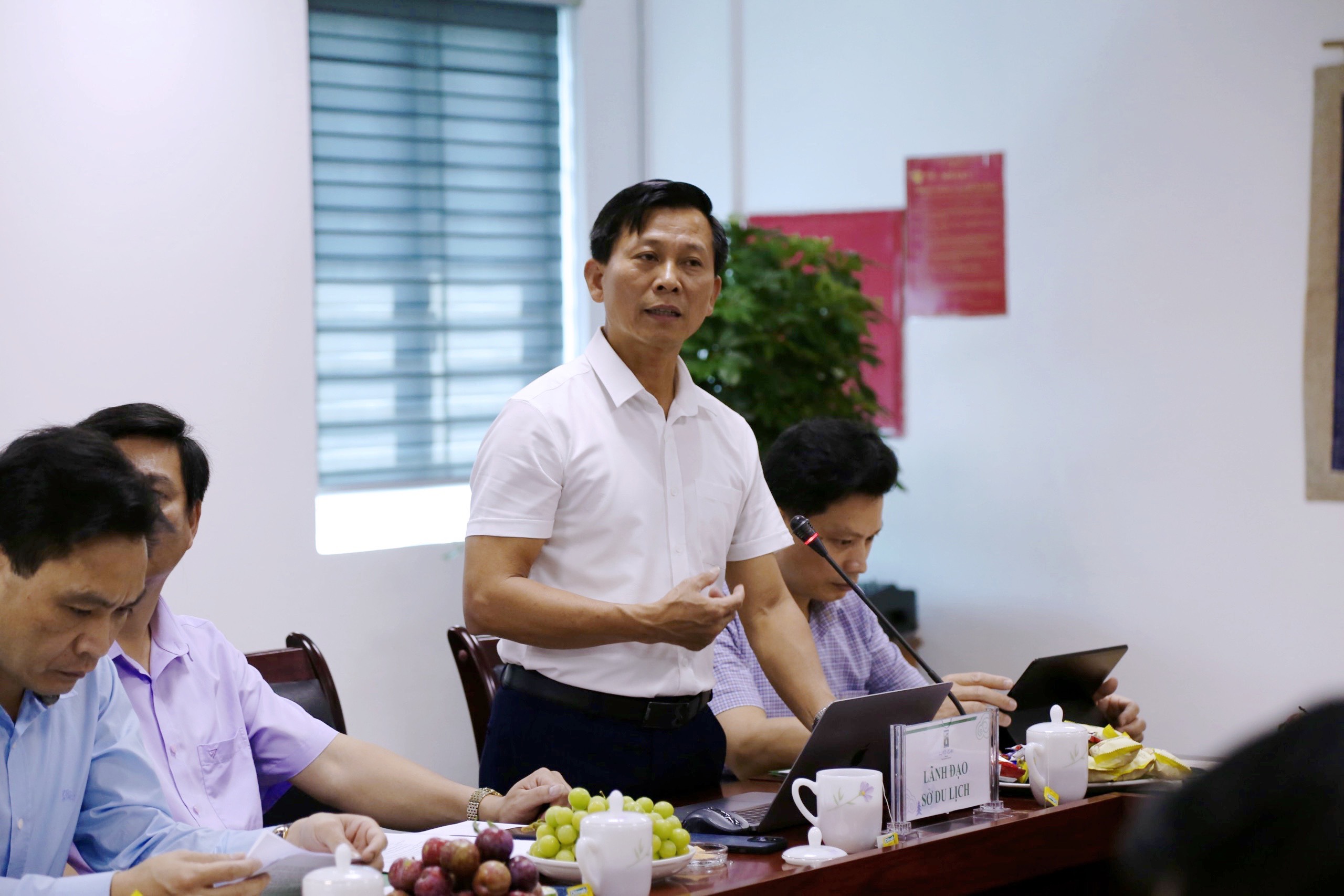 Thường trực UBND tỉnh làm việc với Sở Du lịch ảnh 2 Thường trực UBND tỉnh làm việc với Sở Du lịch ảnh 2