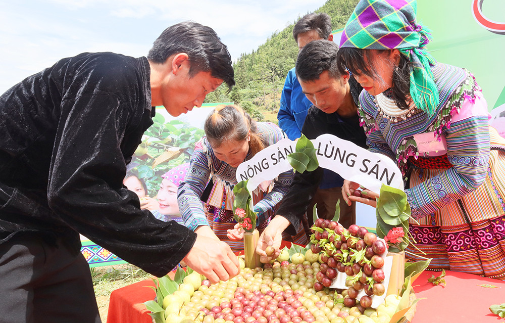 Rộn ràng Lễ hội mận Tả van huyện vùng cao Si Ma Cai ảnh 9