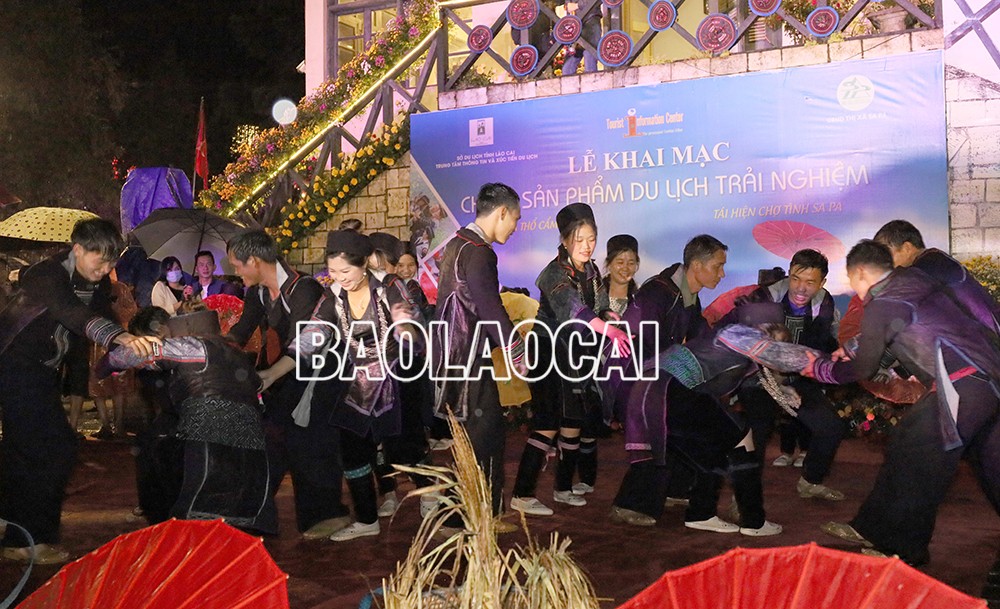 Phân cảnh bắt vợ của người Mông được tái hiện chân thực.