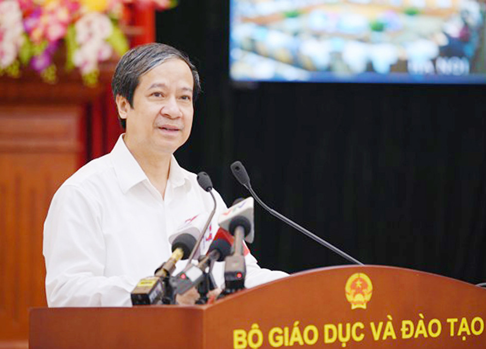 Bộ trưởng Bộ Giáo dục và Đào tạo Nguyễn Kim Sơn phát biểu khai mạc hội nghị. Bộ trưởng Bộ Giáo dục và Đào tạo Nguyễn Kim Sơn phát biểu khai mạc hội nghị.