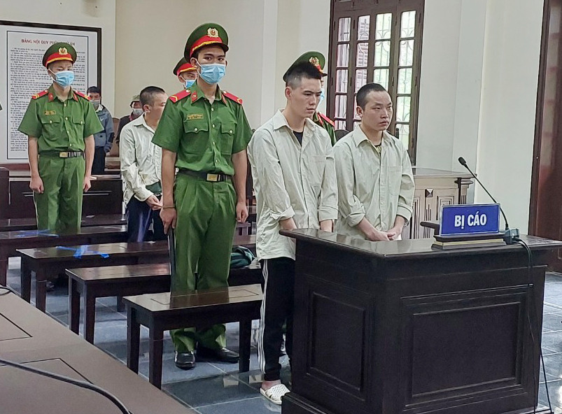 Hai thanh niên lĩnh án tử hình vì hành vi phạm tội của mình. Hai thanh niên lĩnh án tử hình vì hành vi phạm tội của mình.