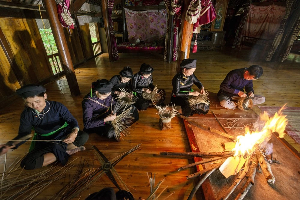 Độc đáo kỹ thuật đan lát của người Tày Nghĩa Đô ảnh 1