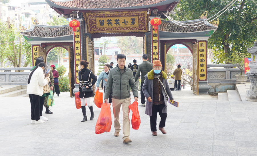 Khách du lịch đến Lào Cai trong kỳ nghỉ tết Nguyên đán tăng 160% so với cùng kỳ năm 2022 ảnh 2 Khách du lịch đến Lào Cai trong kỳ nghỉ tết Nguyên đán tăng 160% so với cùng kỳ năm 2022 ảnh 2